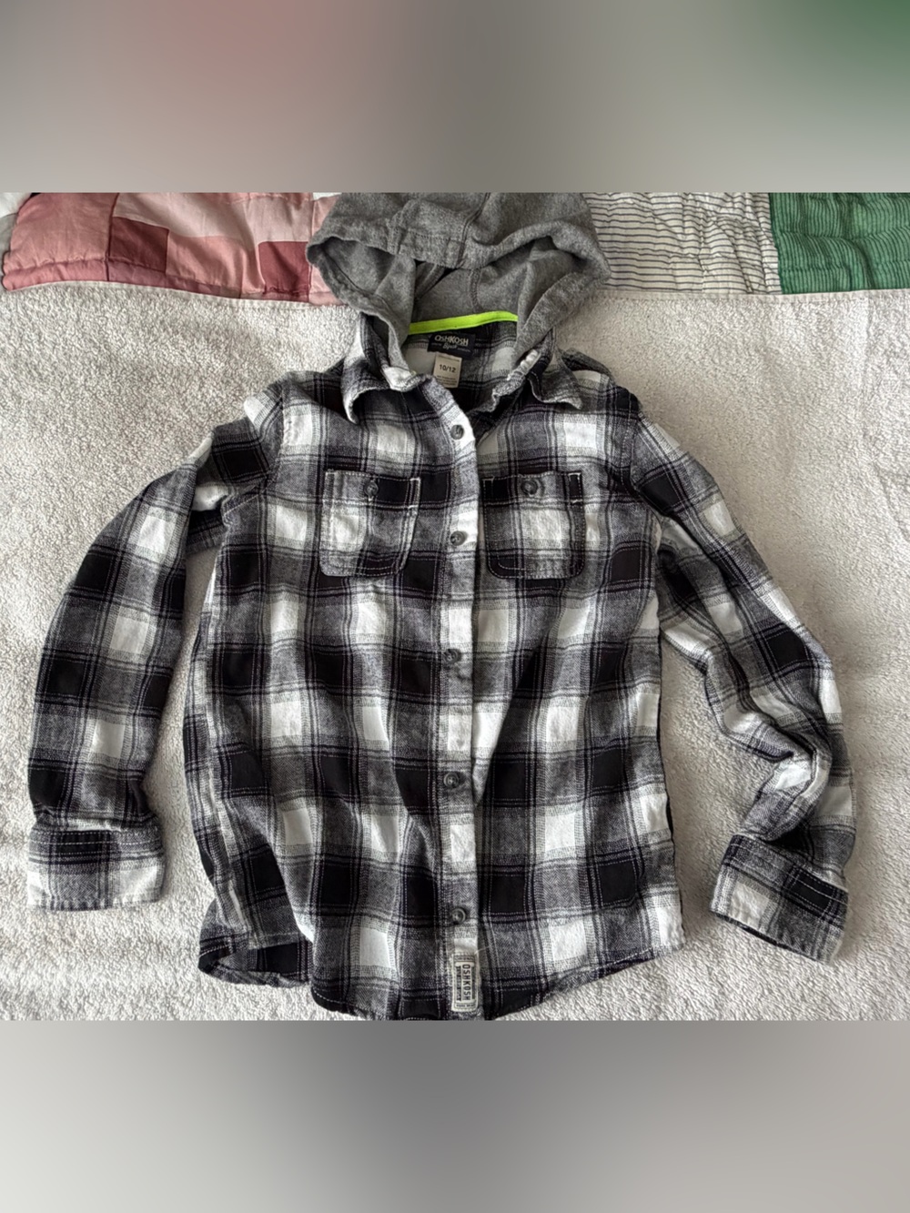 OshKosh B'gosh Black and White Plaid boys Hooded Button-Down Shirt - size large